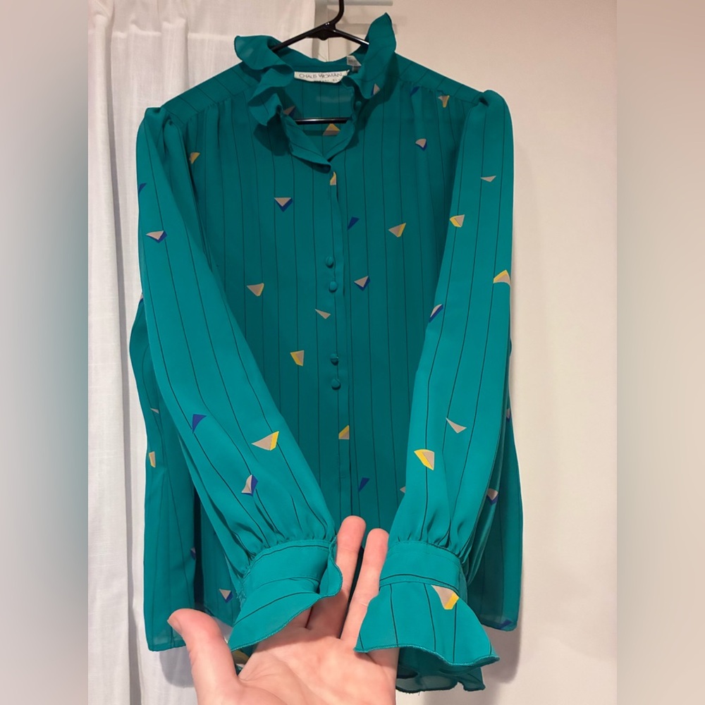 CHAUS Woman Teal Geometric Print Button-Front Women's Blouse